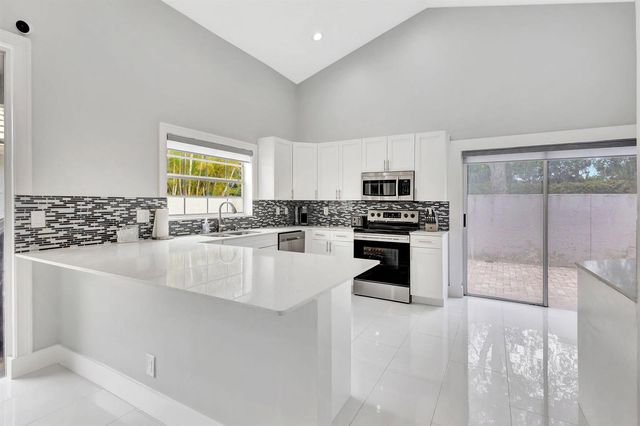 7 Wyndham Lane, Palm Beach Gardens, FL 33418