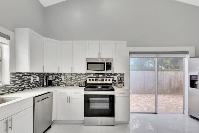 7 Wyndham Lane, Palm Beach Gardens, FL 33418