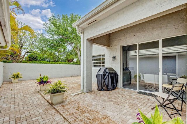 7 Wyndham Lane, Palm Beach Gardens, FL 33418
