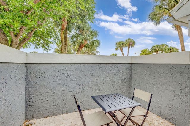 7 Wyndham Lane, Palm Beach Gardens, FL 33418