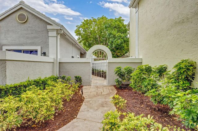 7 Wyndham Lane, Palm Beach Gardens, FL 33418