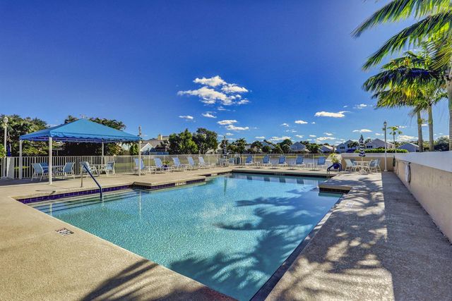 7 Wyndham Lane, Palm Beach Gardens, FL 33418