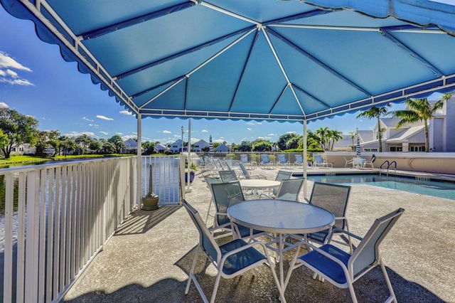 7 Wyndham Lane, Palm Beach Gardens, FL 33418
