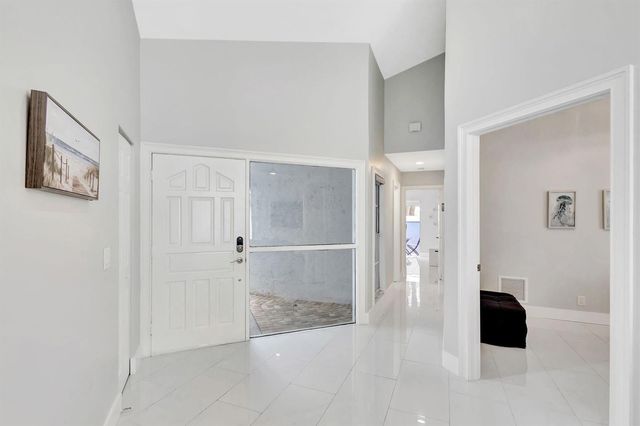 7 Wyndham Lane, Palm Beach Gardens, FL 33418