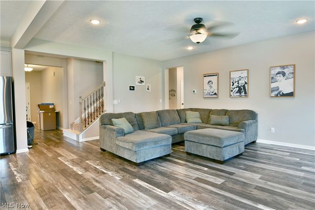 987 Hawkin Lane, Aurora, OH 44202