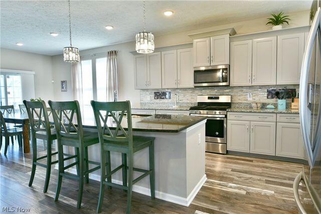 987 Hawkin Lane, Aurora, OH 44202