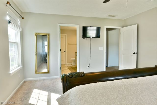987 Hawkin Lane, Aurora, OH 44202