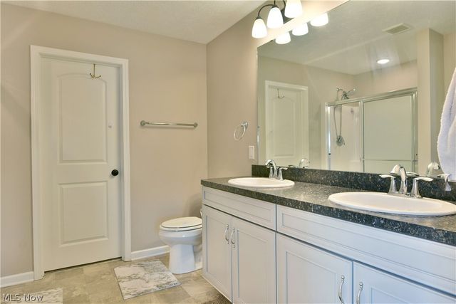 987 Hawkin Lane, Aurora, OH 44202