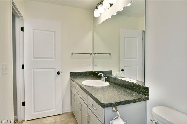 987 Hawkin Lane, Aurora, OH 44202