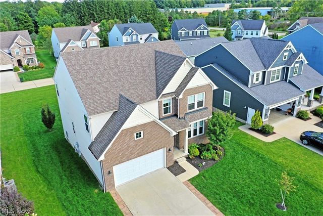 987 Hawkin Lane, Aurora, OH 44202