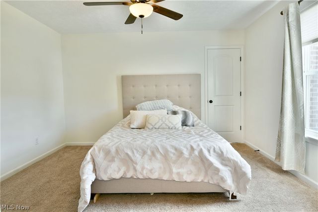 987 Hawkin Lane, Aurora, OH 44202