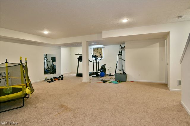987 Hawkin Lane, Aurora, OH 44202