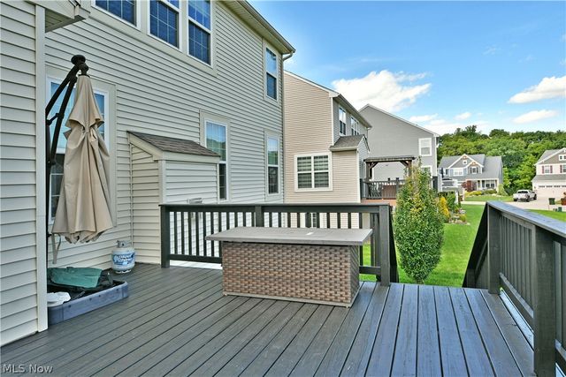 987 Hawkin Lane, Aurora, OH 44202