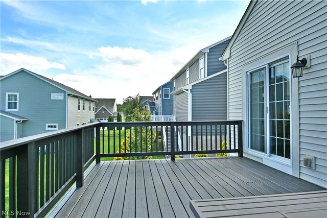 987 Hawkin Lane, Aurora, OH 44202