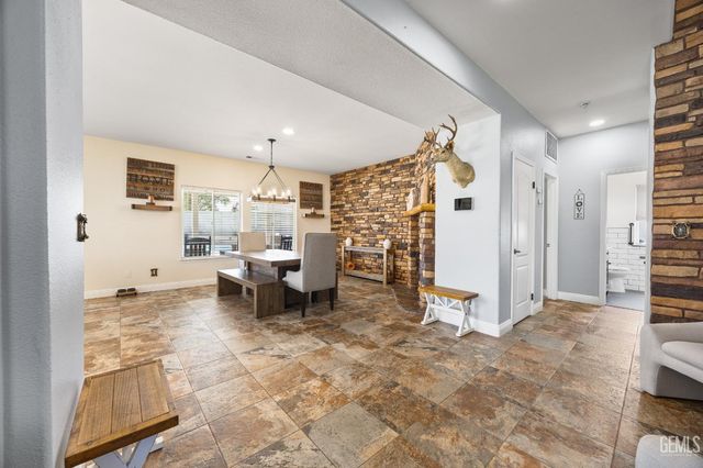 11302 Mantova Avenue, Bakersfield, CA 93312