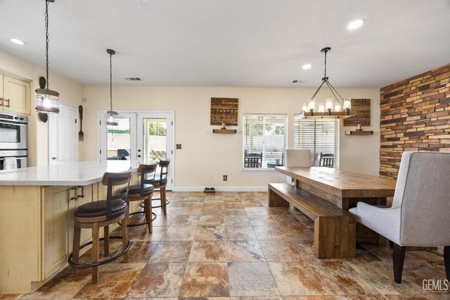 11302 Mantova Avenue, Bakersfield, CA 93312