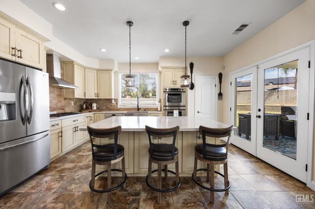11302 Mantova Avenue, Bakersfield, CA 93312