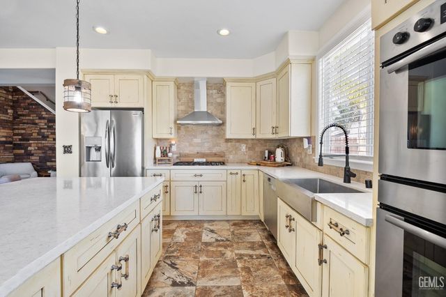 11302 Mantova Avenue, Bakersfield, CA 93312