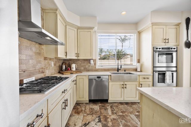 11302 Mantova Avenue, Bakersfield, CA 93312