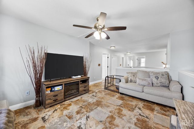 11302 Mantova Avenue, Bakersfield, CA 93312