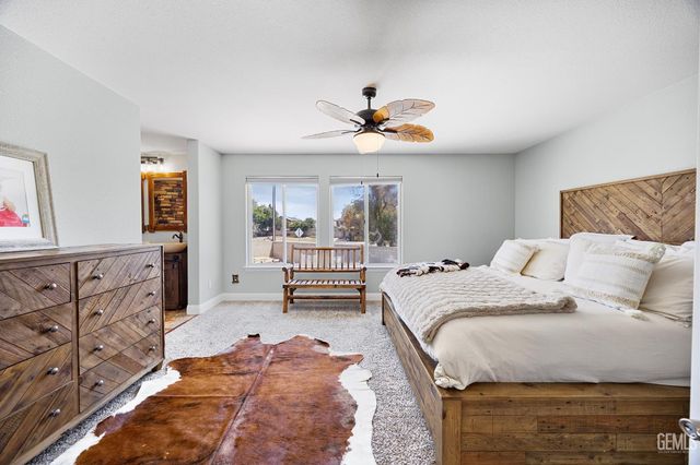 11302 Mantova Avenue, Bakersfield, CA 93312