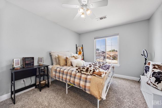 11302 Mantova Avenue, Bakersfield, CA 93312