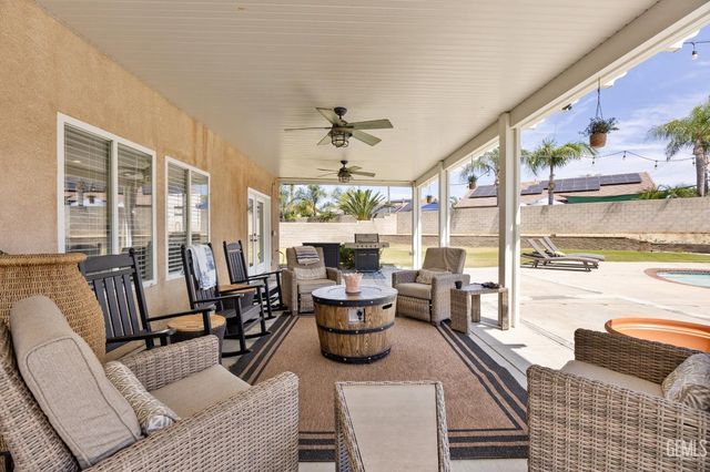 11302 Mantova Avenue, Bakersfield, CA 93312