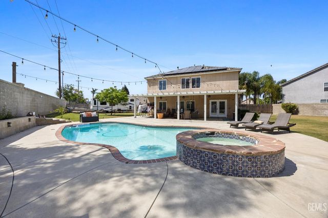 11302 Mantova Avenue, Bakersfield, CA 93312