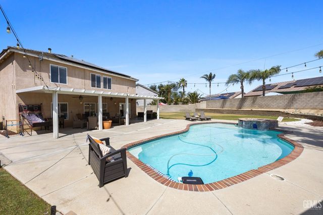 11302 Mantova Avenue, Bakersfield, CA 93312