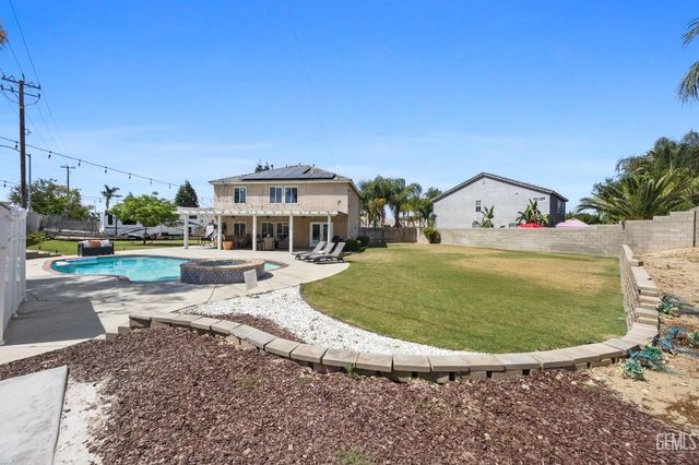 11302 Mantova Avenue, Bakersfield, CA 93312