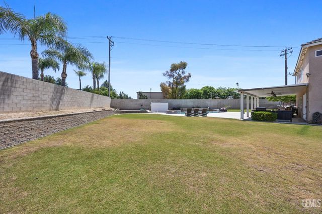 11302 Mantova Avenue, Bakersfield, CA 93312