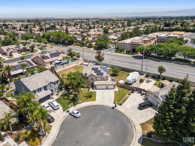 11302 Mantova Avenue, Bakersfield, CA 93312