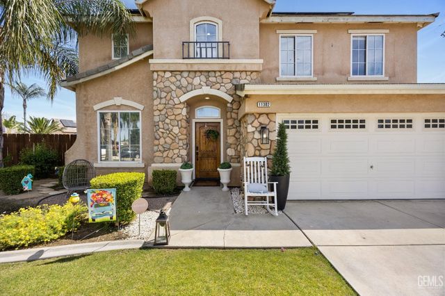11302 Mantova Avenue, Bakersfield, CA 93312
