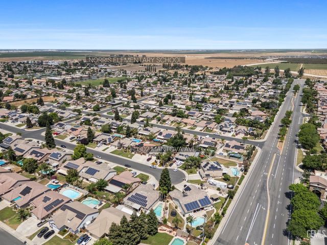 11302 Mantova Avenue, Bakersfield, CA 93312