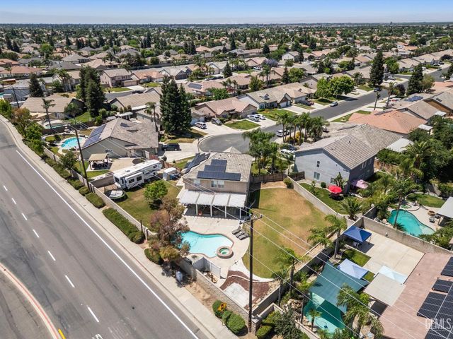 11302 Mantova Avenue, Bakersfield, CA 93312
