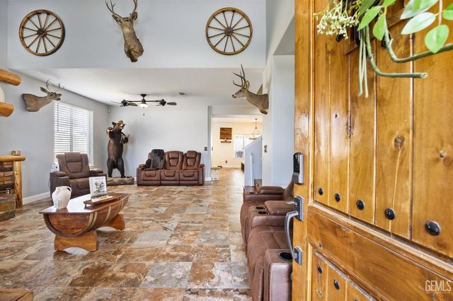 11302 Mantova Avenue, Bakersfield, CA 93312