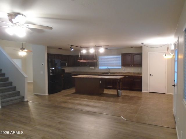 37947 N Luke Lane, San Tan Valley, AZ 85140