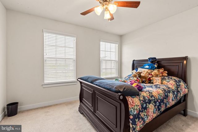 54 VANCOUVER PL, Falling Waters, WV 25419