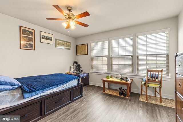 54 VANCOUVER PL, Falling Waters, WV 25419