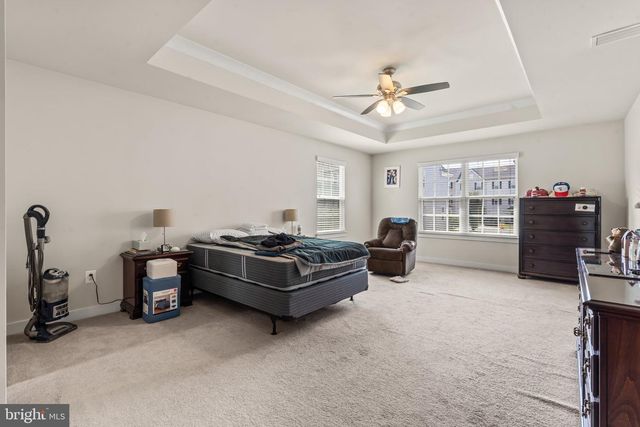 54 VANCOUVER PL, Falling Waters, WV 25419