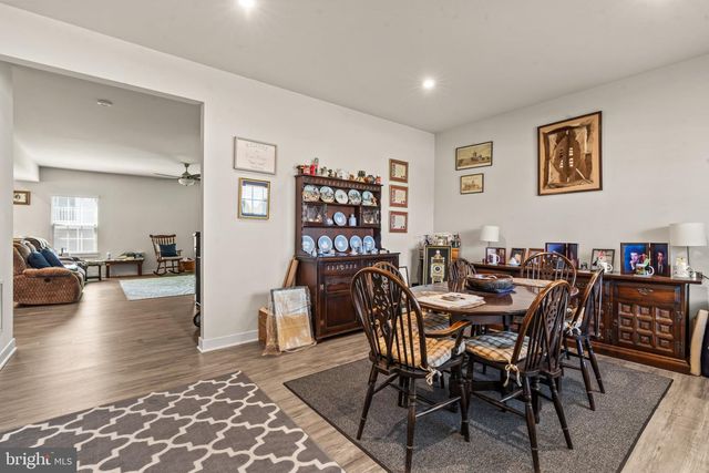 54 VANCOUVER PL, Falling Waters, WV 25419