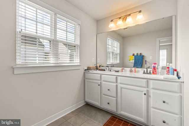 54 VANCOUVER PL, Falling Waters, WV 25419