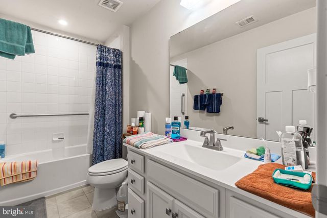 54 VANCOUVER PL, Falling Waters, WV 25419