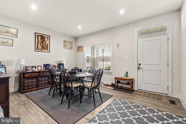 54 VANCOUVER PL, Falling Waters, WV 25419