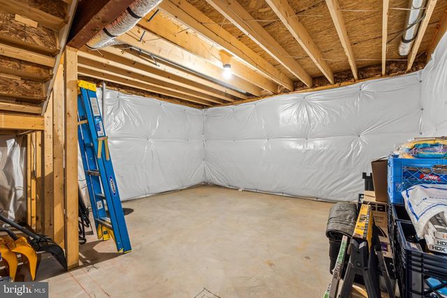 54 VANCOUVER PL, Falling Waters, WV 25419