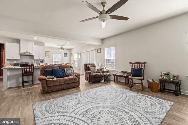 54 VANCOUVER PL, Falling Waters, WV 25419