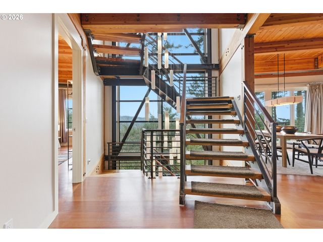 4183 Sw GREENLEAF Dr, Portland, OR 97221