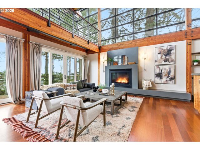 4183 Sw GREENLEAF Dr, Portland, OR 97221