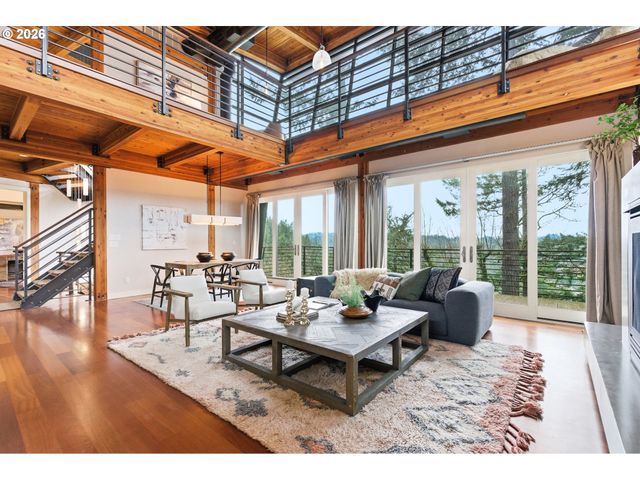 4183 Sw GREENLEAF Dr, Portland, OR 97221