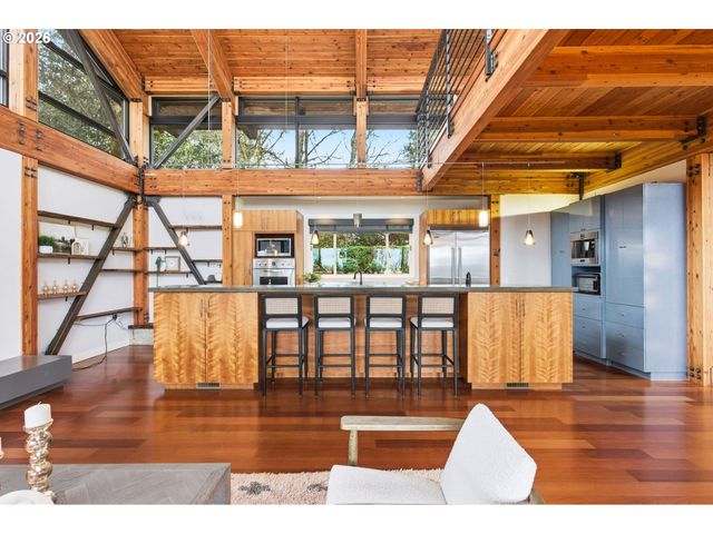 4183 Sw GREENLEAF Dr, Portland, OR 97221